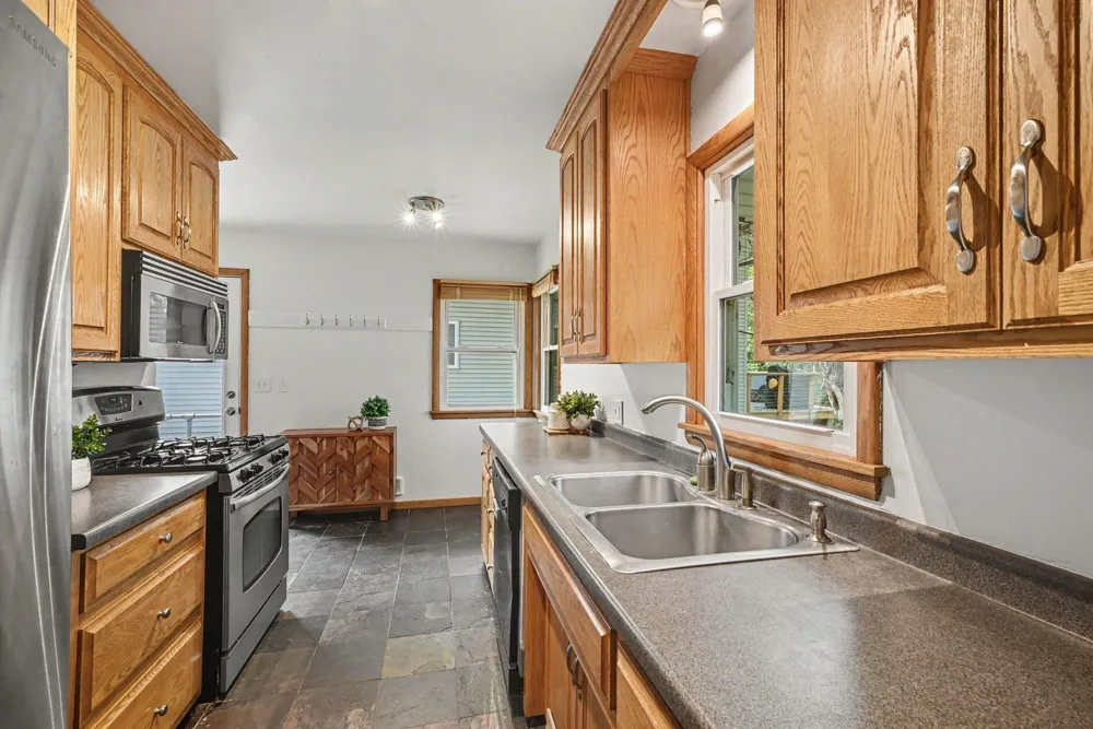 2733 Parkview Boulevard Robbinsdale, MN 55422