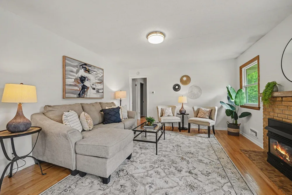 2733 Parkview Boulevard Robbinsdale, MN 55422
