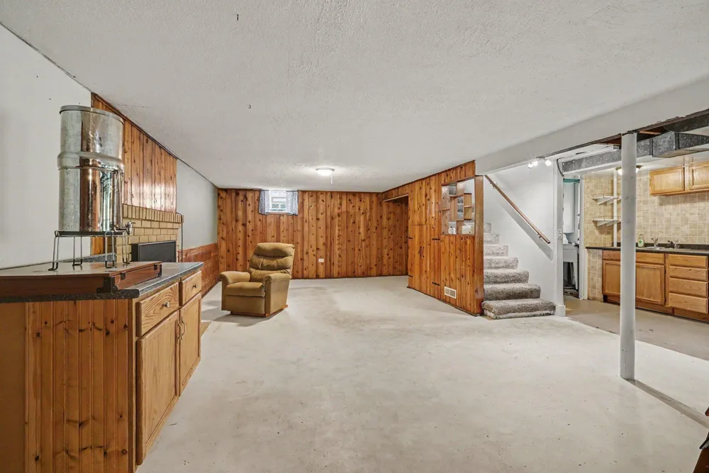 2733 Parkview Boulevard Robbinsdale, MN 55422