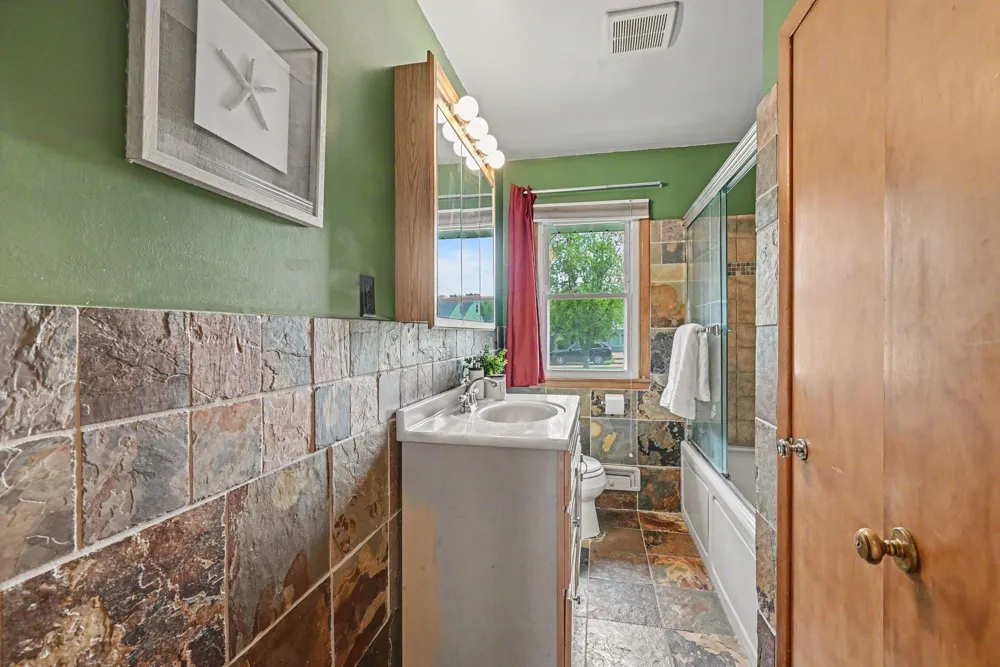 2733 Parkview Boulevard Robbinsdale, MN 55422