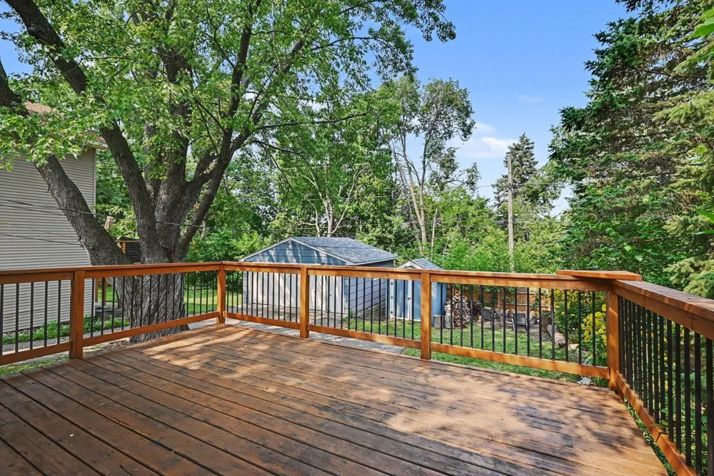 2733 Parkview Boulevard Robbinsdale, MN 55422