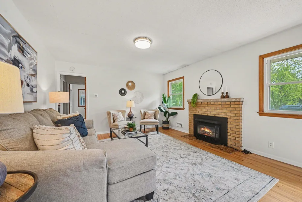 2733 Parkview Boulevard Robbinsdale, MN 55422