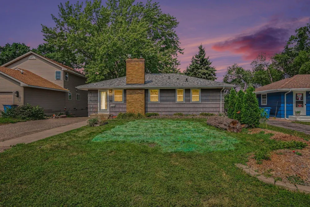 2733 Parkview Boulevard Robbinsdale, MN 55422
