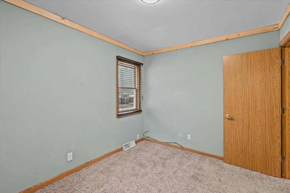 609 Center Street S Wahpeton, ND 58075