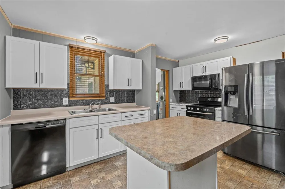 609 Center Street S Wahpeton, ND 58075