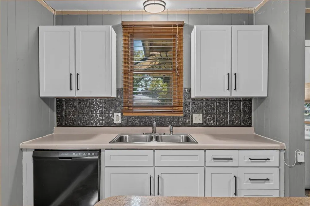 609 Center Street S Wahpeton, ND 58075