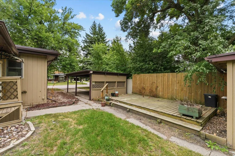 609 Center Street S Wahpeton, ND 58075