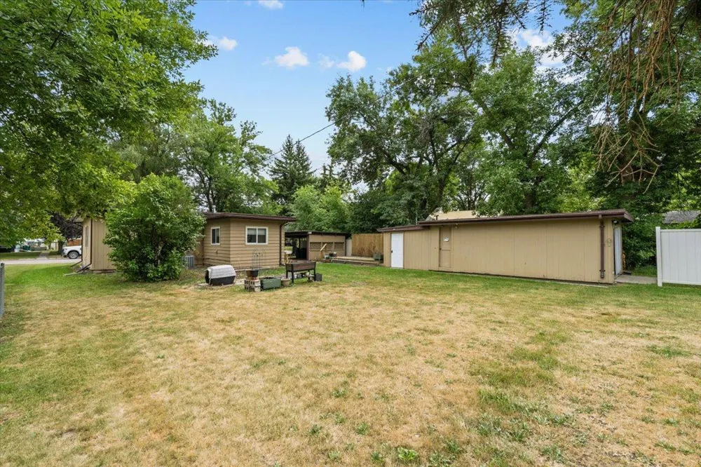 609 Center Street S Wahpeton, ND 58075