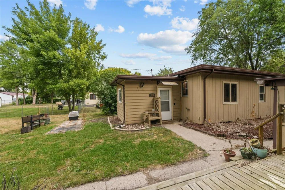 609 Center Street S Wahpeton, ND 58075