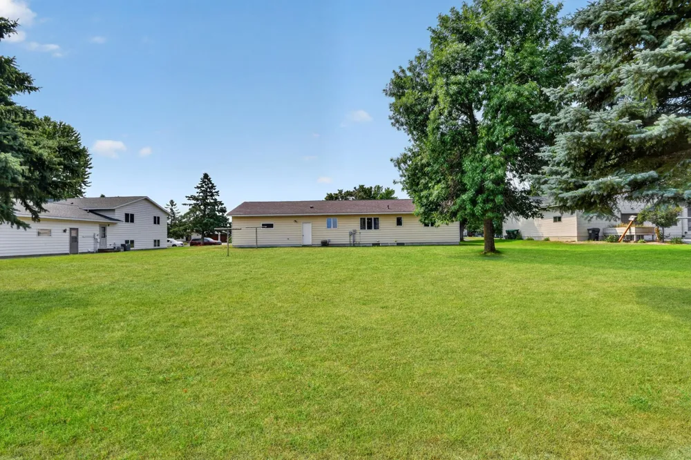 143 Meadowlark Lane SW Melrose, MN 56352
