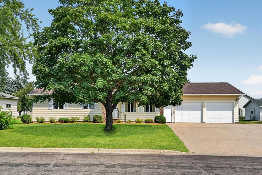 143 Meadowlark Lane SW Melrose, MN 56352