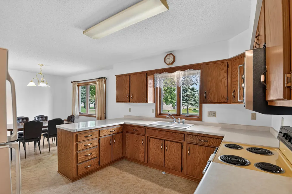 143 Meadowlark Lane SW Melrose, MN 56352