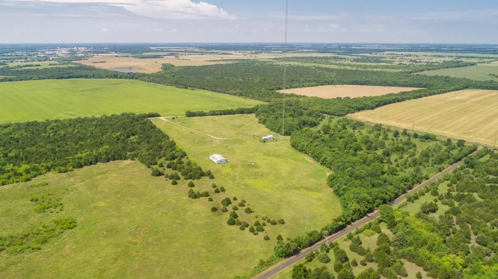 1062 County Road 1057 Greenville, TX 75401