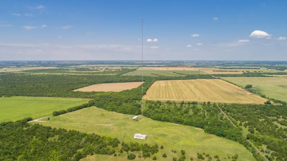 1062 County Road 1057 Greenville, TX 75401