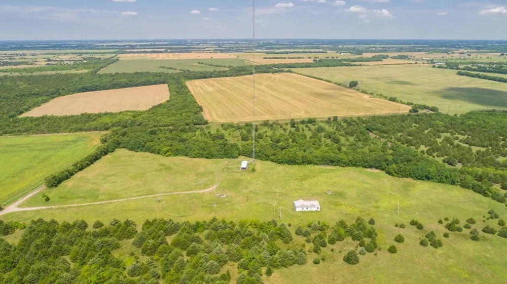 1062 County Road 1057 Greenville, TX 75401