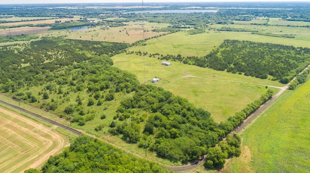 1062 County Road 1057 Greenville, TX 75401