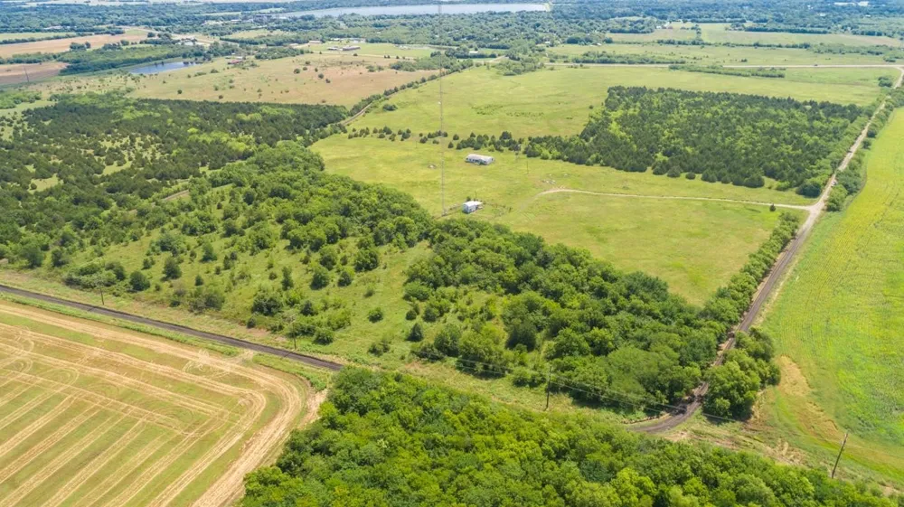 1062 County Road 1057 Greenville, TX 75401