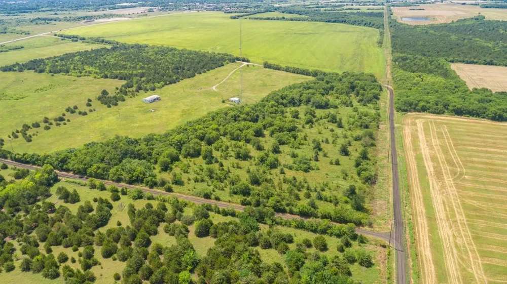 1062 County Road 1057 Greenville, TX 75401