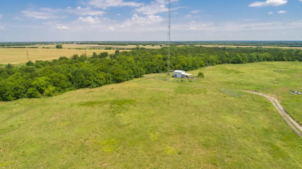 1062 County Road 1057 Greenville, TX 75401