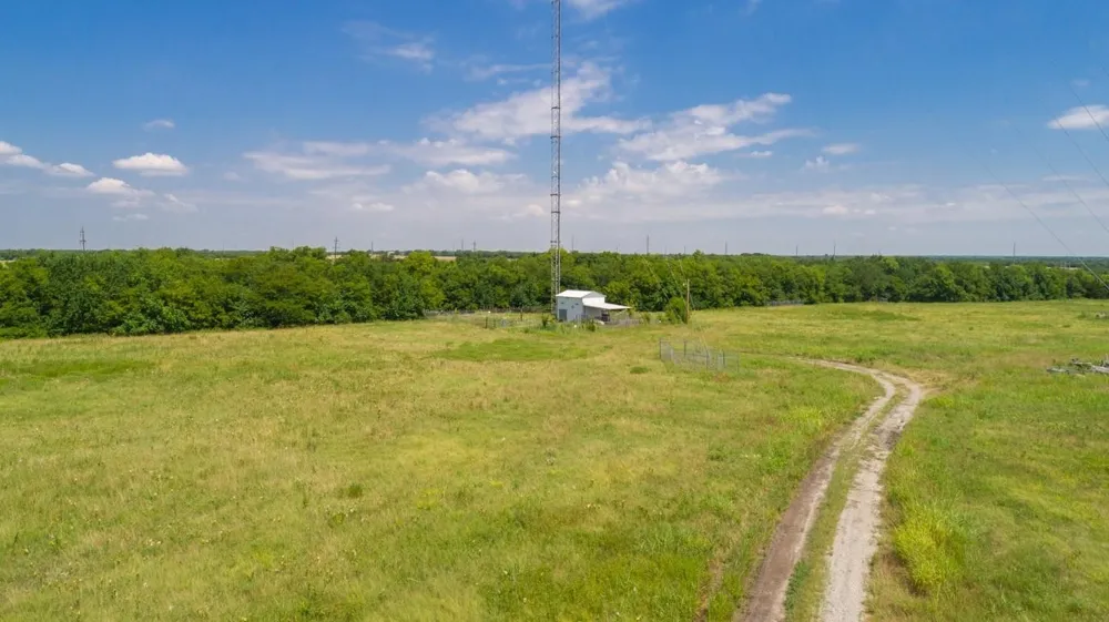 1062 County Road 1057 Greenville, TX 75401