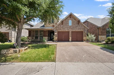2528 Louis Lane