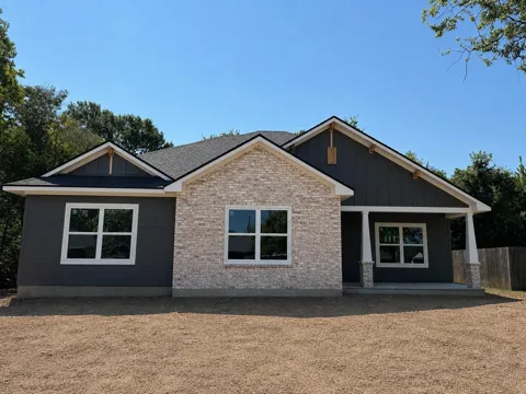2121 Manning