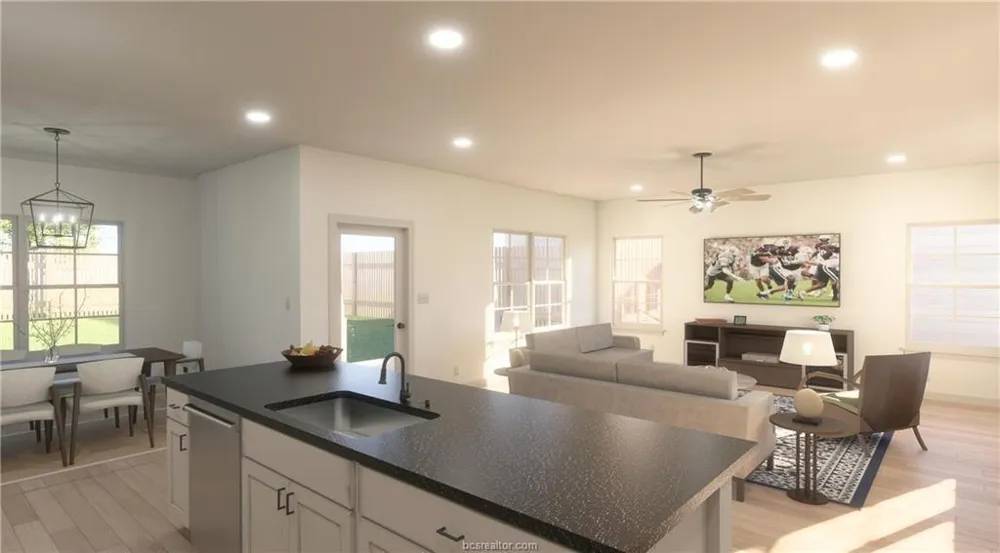 2121 Manning Bryan, TX 77803