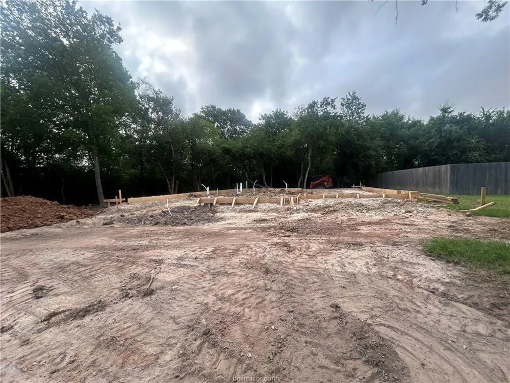 2121 Manning Bryan, TX 77803