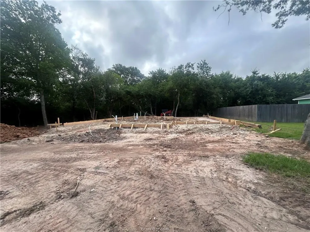 2121 Manning Bryan, TX 77803