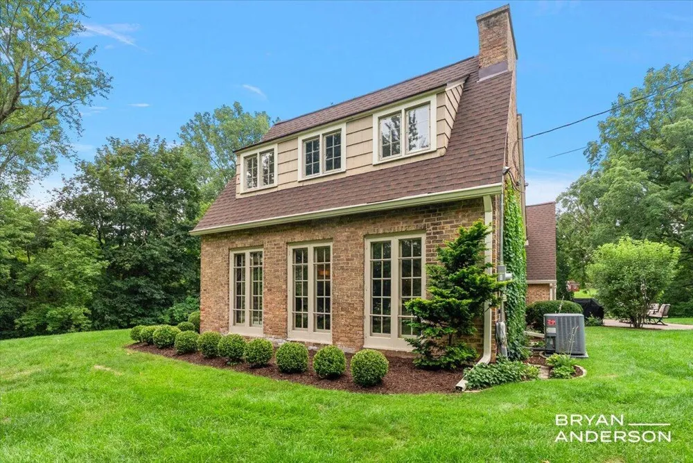 1830 Bridge Street NW Grand Rapids, MI 49504