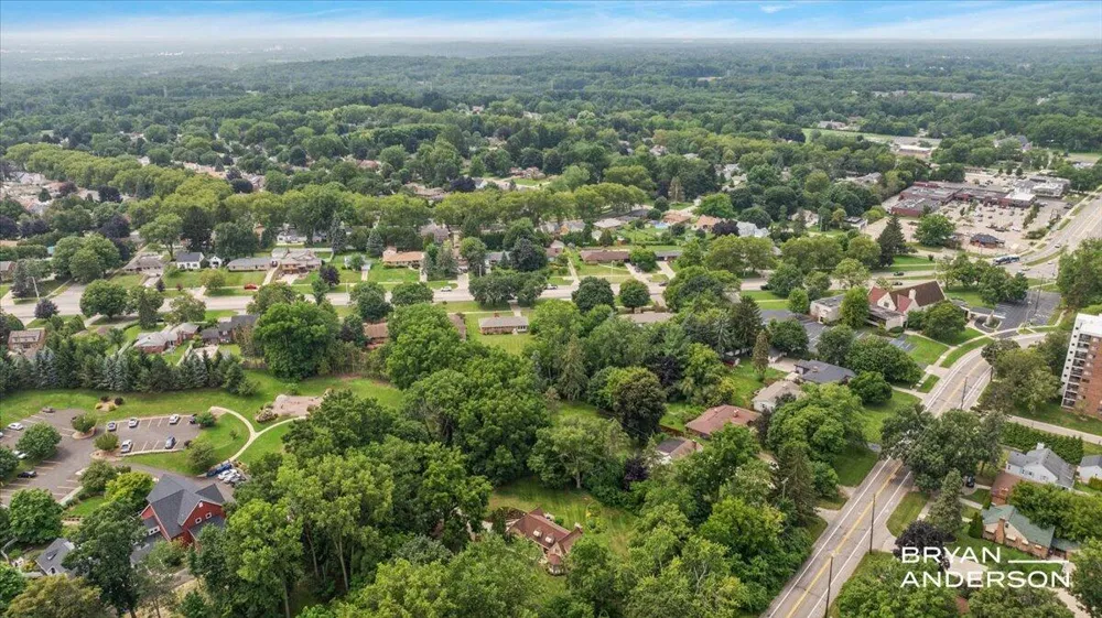 1830 Bridge Street NW Grand Rapids, MI 49504