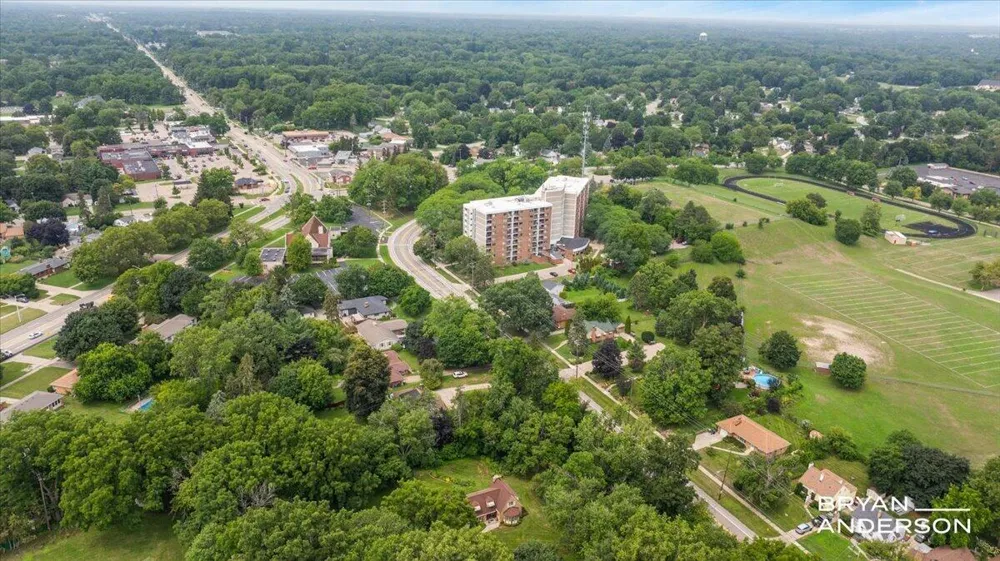 1830 Bridge Street NW Grand Rapids, MI 49504