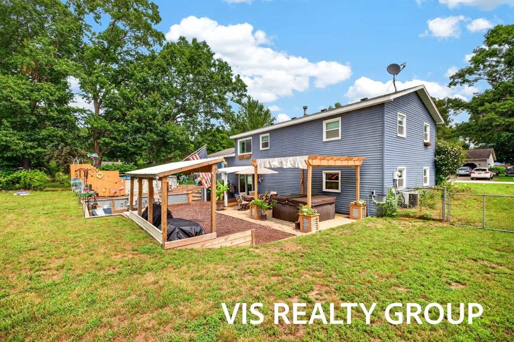 531 E Chadwick Drive Muskegon, MI 49445