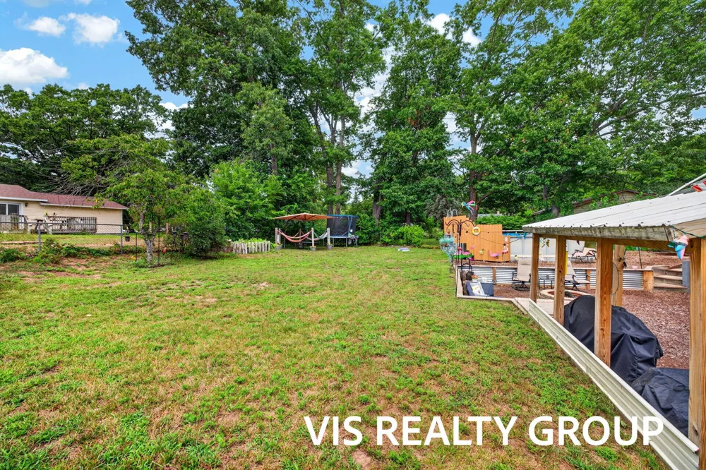 531 E Chadwick Drive Muskegon, MI 49445