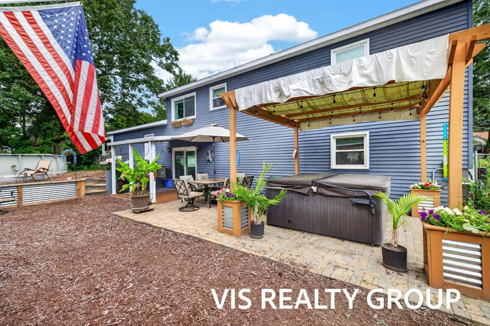531 E Chadwick Drive Muskegon, MI 49445