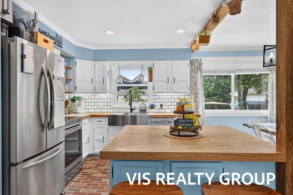 531 E Chadwick Drive Muskegon, MI 49445