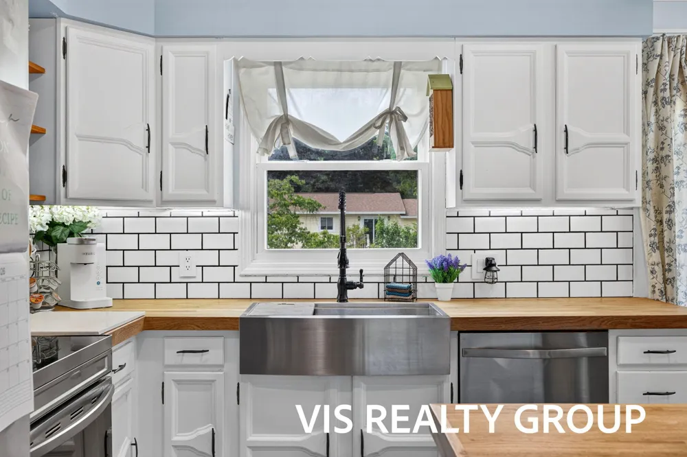 531 E Chadwick Drive Muskegon, MI 49445