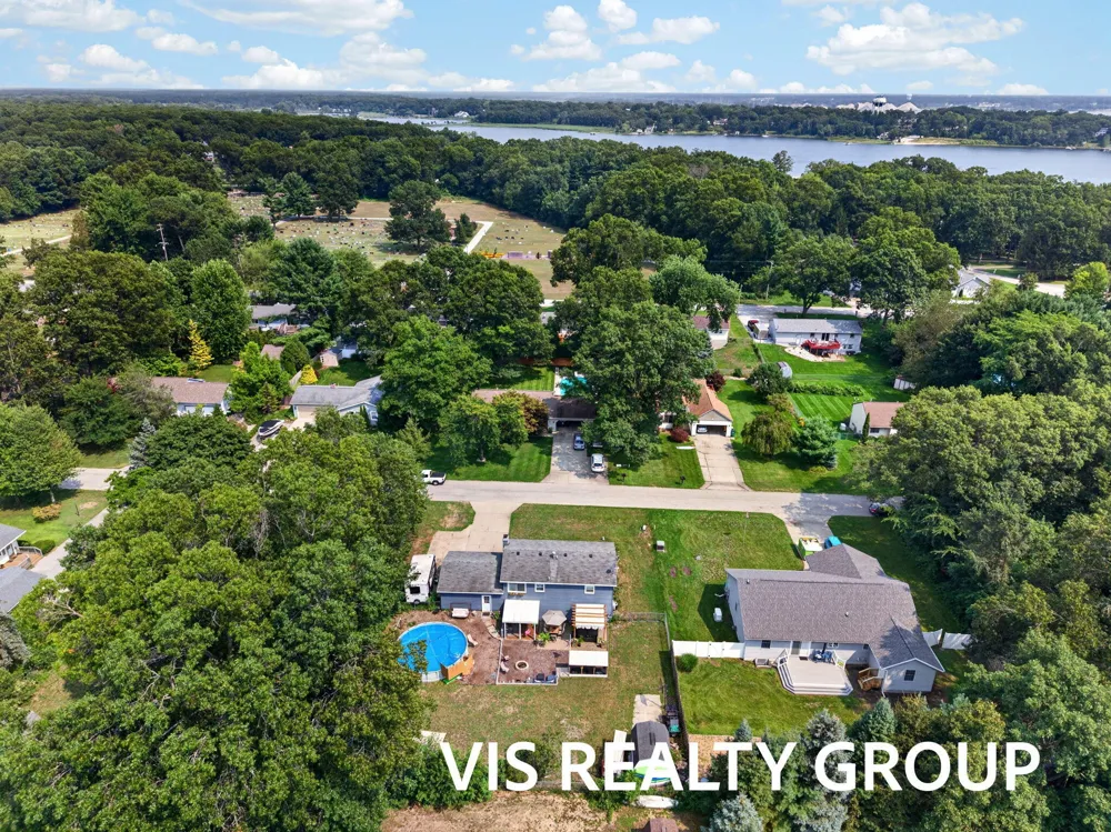 531 E Chadwick Drive Muskegon, MI 49445