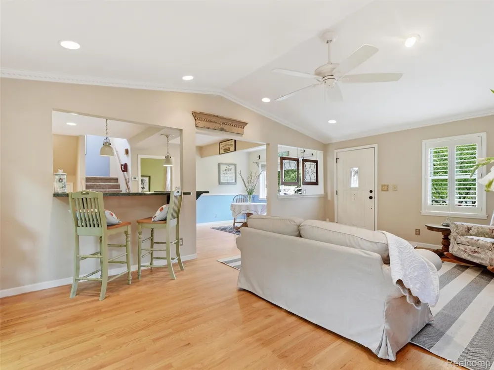 15525 Marilyn Avenue Northville Township, MI 48170