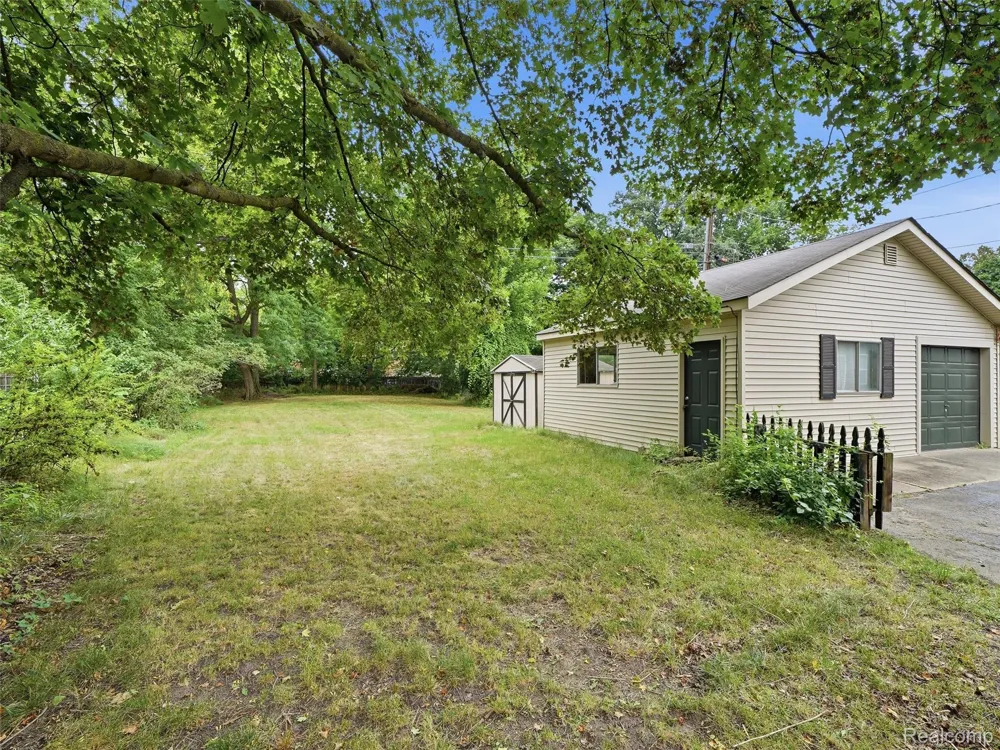 15525 Marilyn Avenue Northville Township, MI 48170