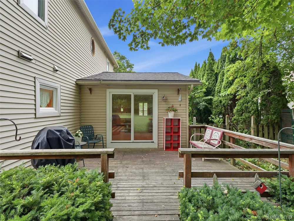 15525 Marilyn Avenue Northville Township, MI 48170