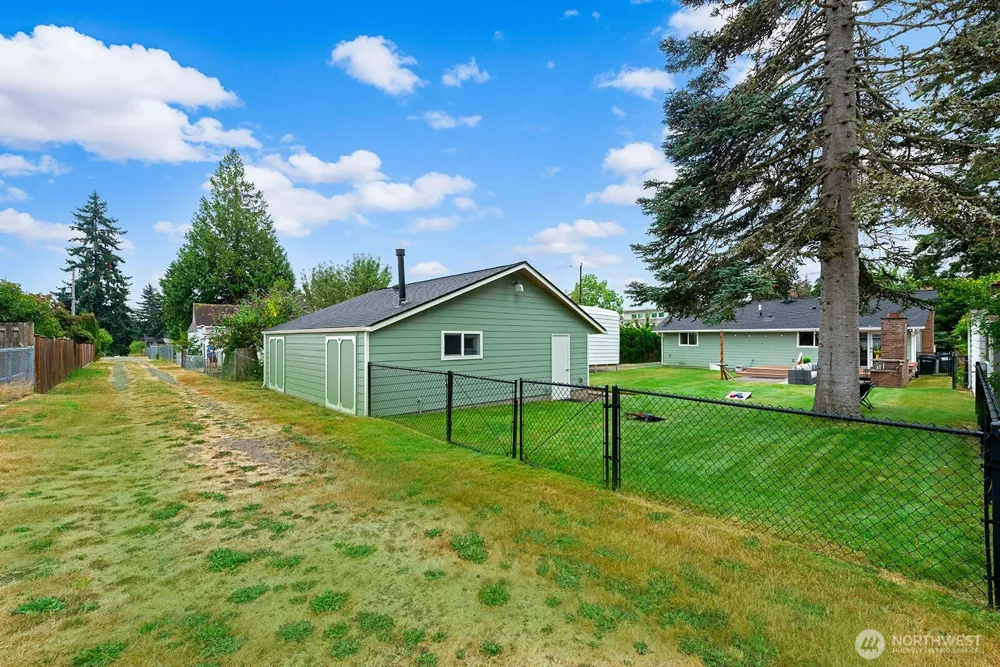 16026 16th Avenue SW Burien, WA 98166