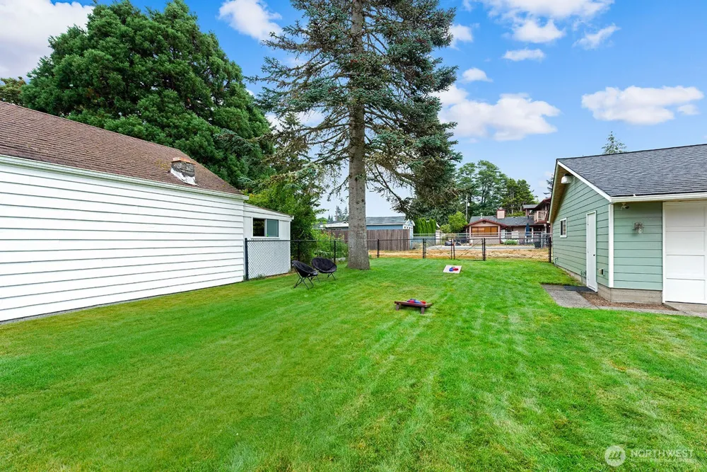 16026 16th Avenue SW Burien, WA 98166