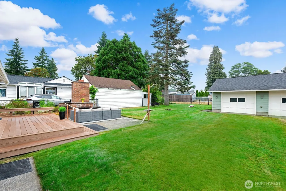 16026 16th Avenue SW Burien, WA 98166