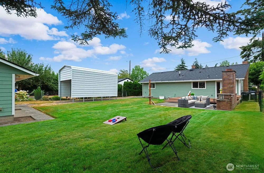 16026 16th Avenue SW Burien, WA 98166