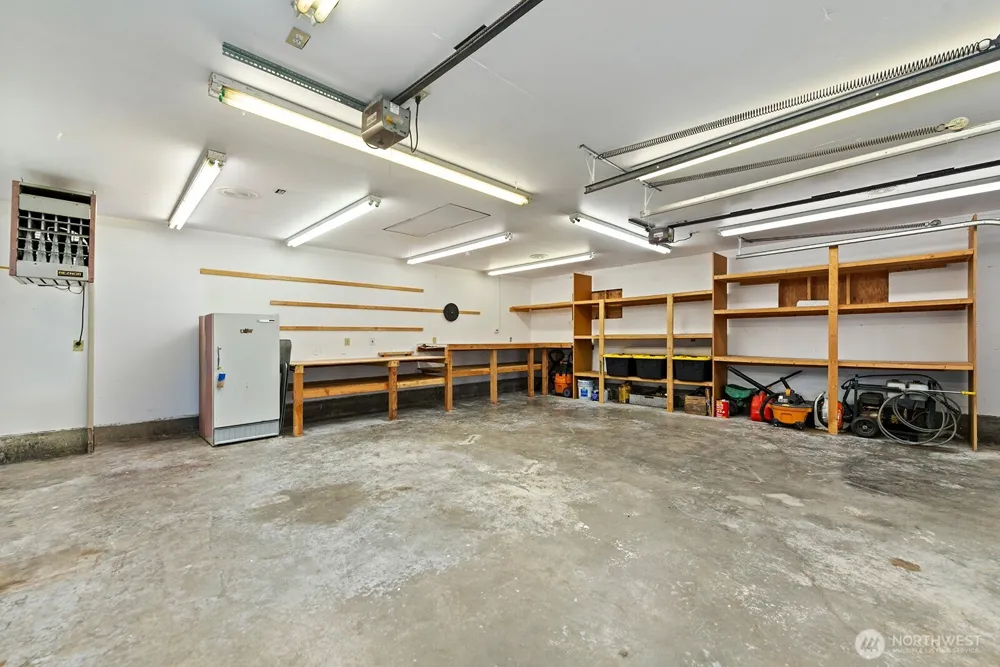 16026 16th Avenue SW Burien, WA 98166