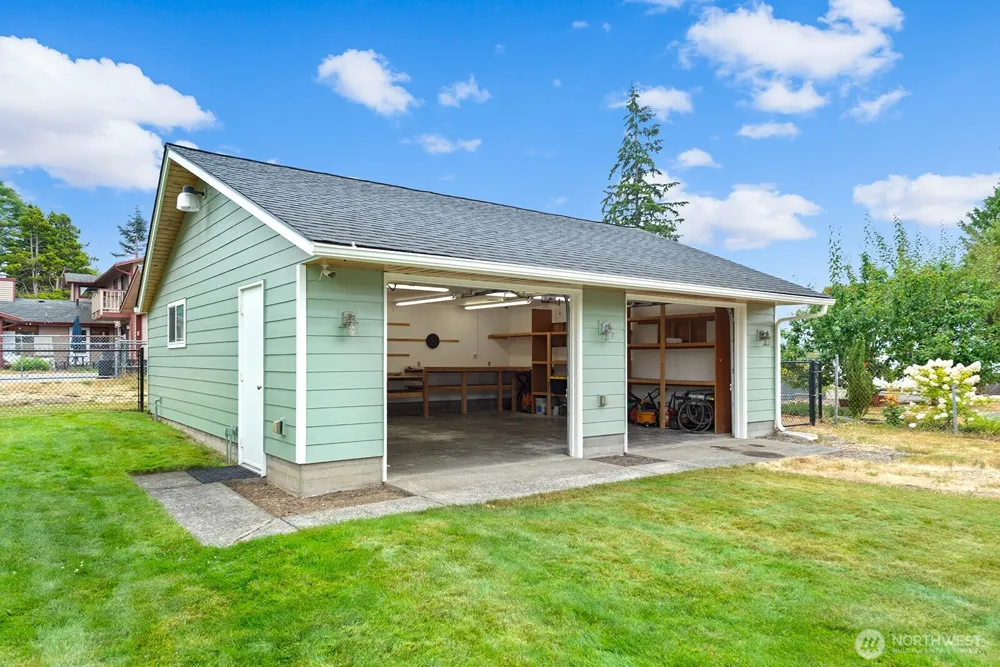 16026 16th Avenue SW Burien, WA 98166