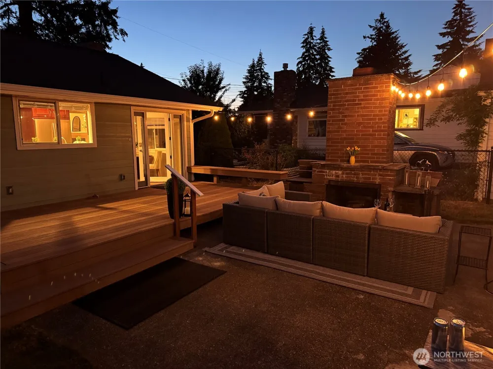 16026 16th Avenue SW Burien, WA 98166