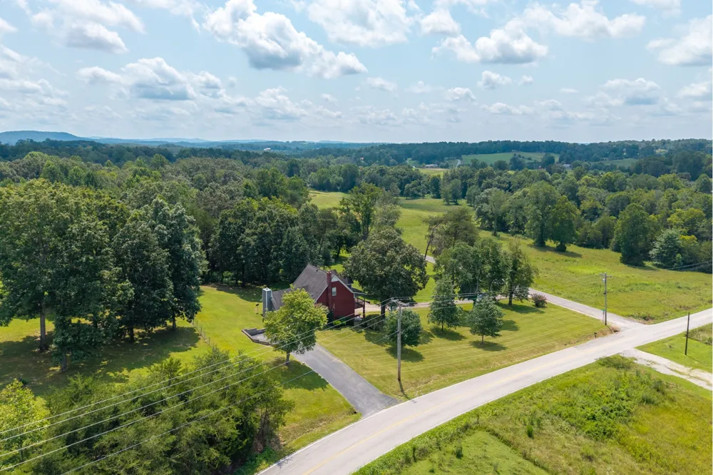 254 Sherwood Forest Rd Livingston, TN 38570