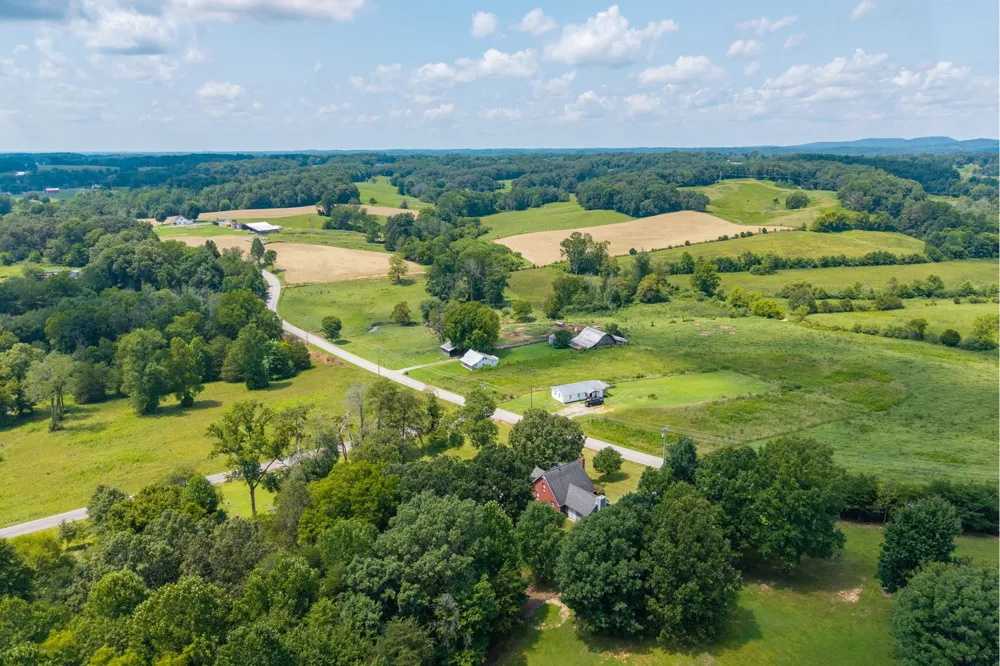 254 Sherwood Forest Rd Livingston, TN 38570